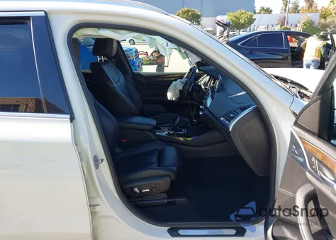 2018 BMW X3 xDrive30I z USA, uszkodzony, nr VIN 5UXTR9C58JLD68555